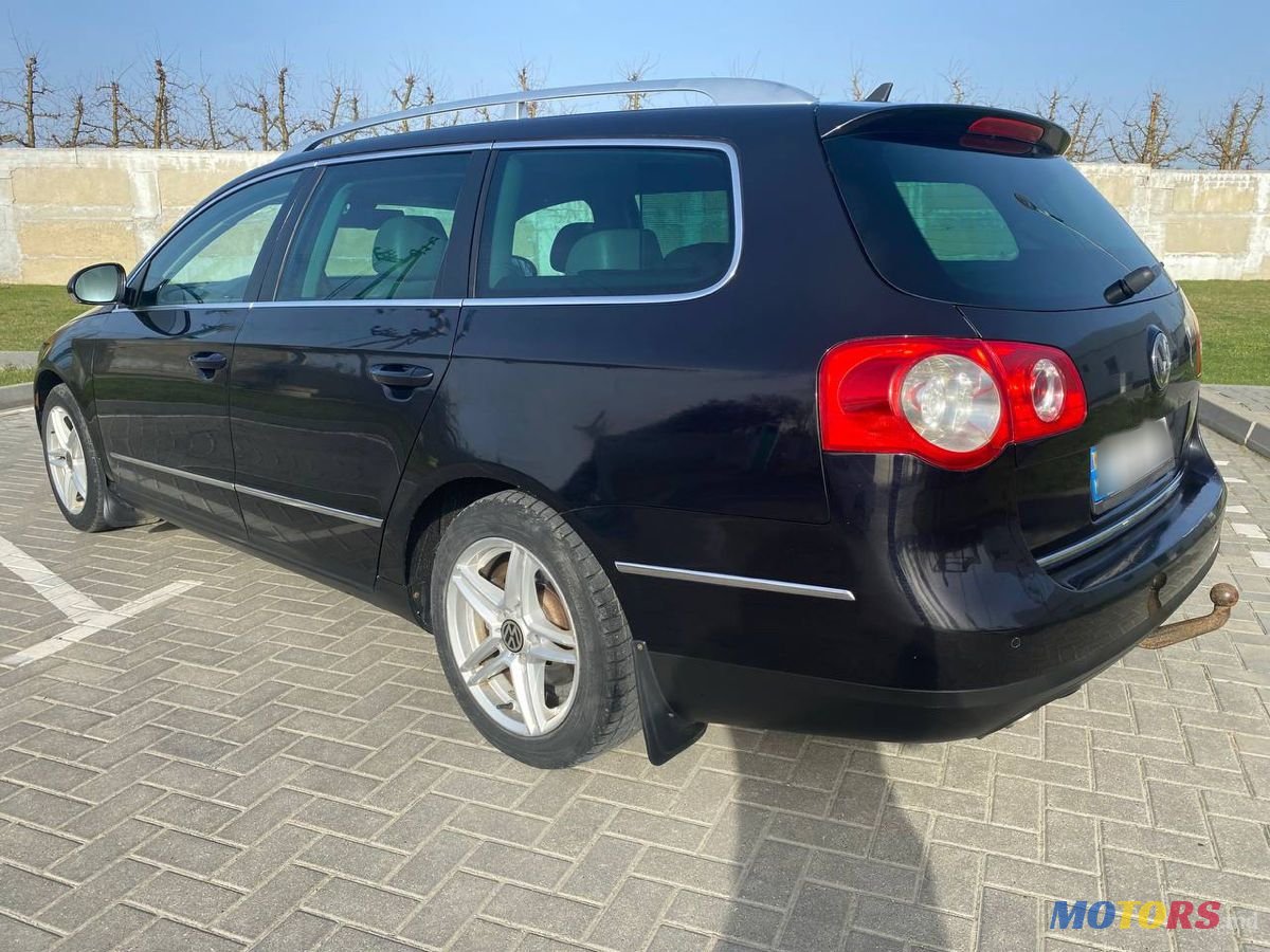 2007' Volkswagen Passat photo #4