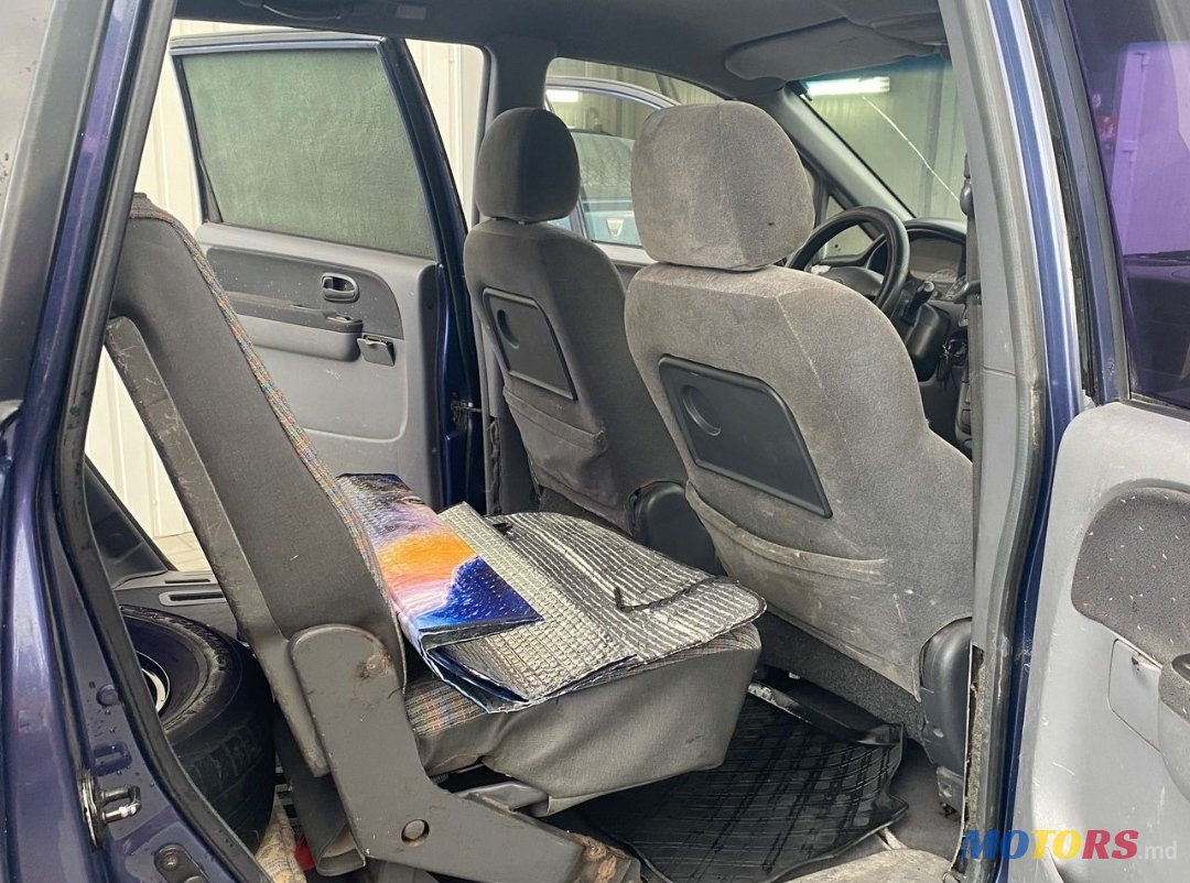 2002' Hyundai Trajet photo #6