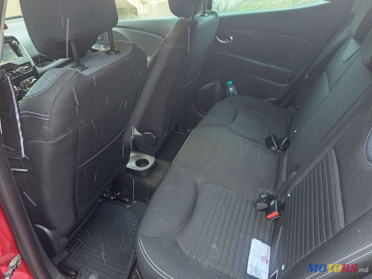 2014' Renault Clio photo #6