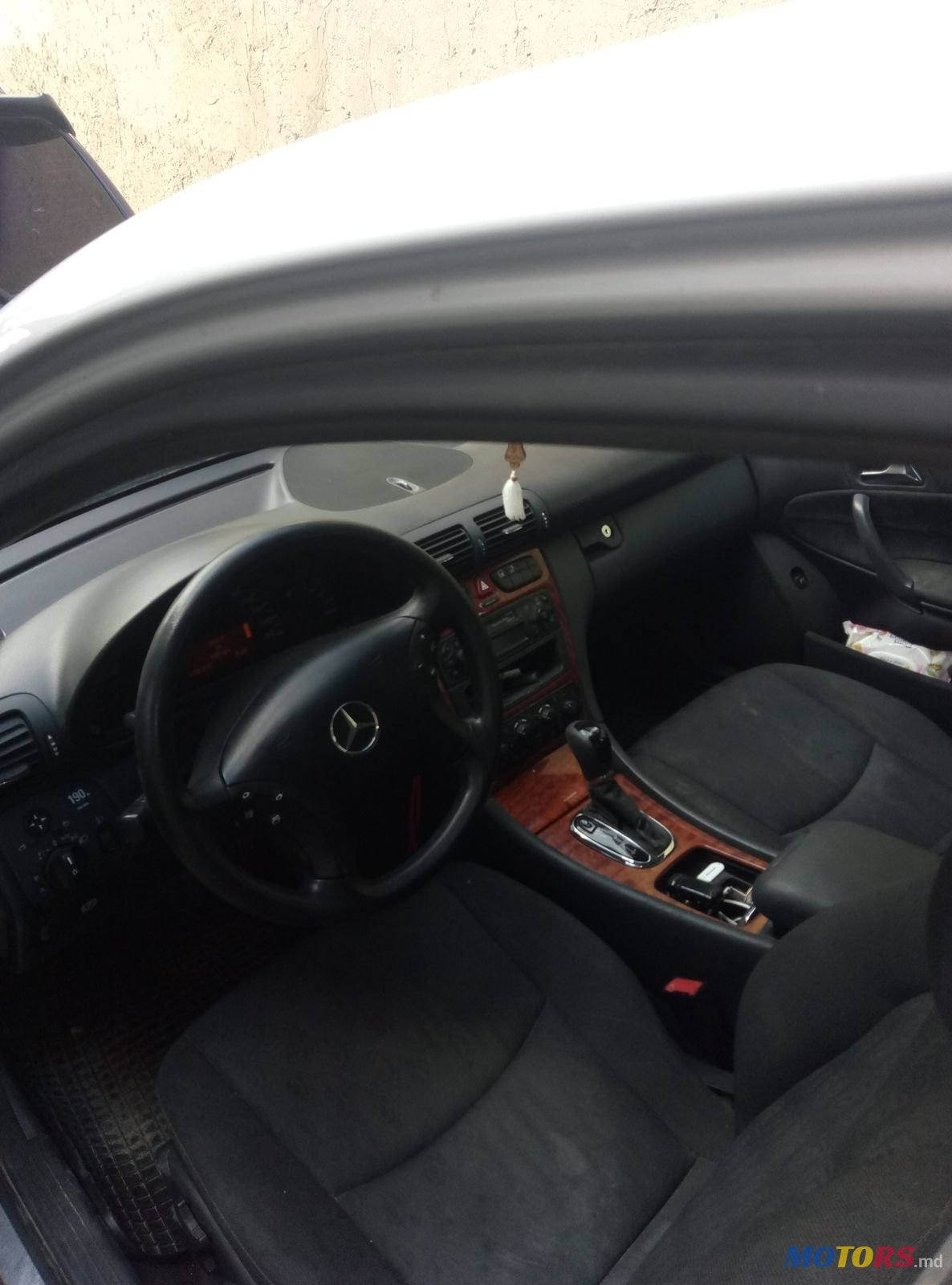 2001' Mercedes-Benz C-Class 220 photo #4