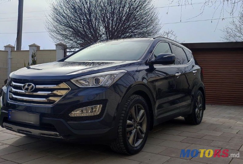 2013' Hyundai Santa Fe photo #1