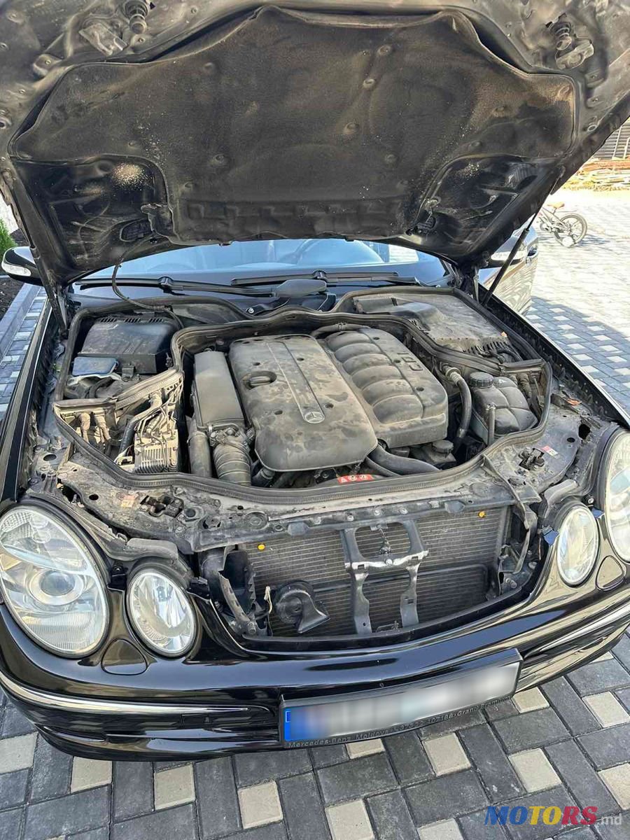 2005' Mercedes-Benz E Класс photo #5
