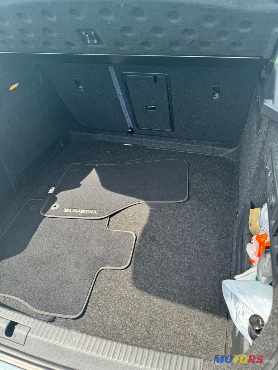 2015' Skoda Superb photo #2