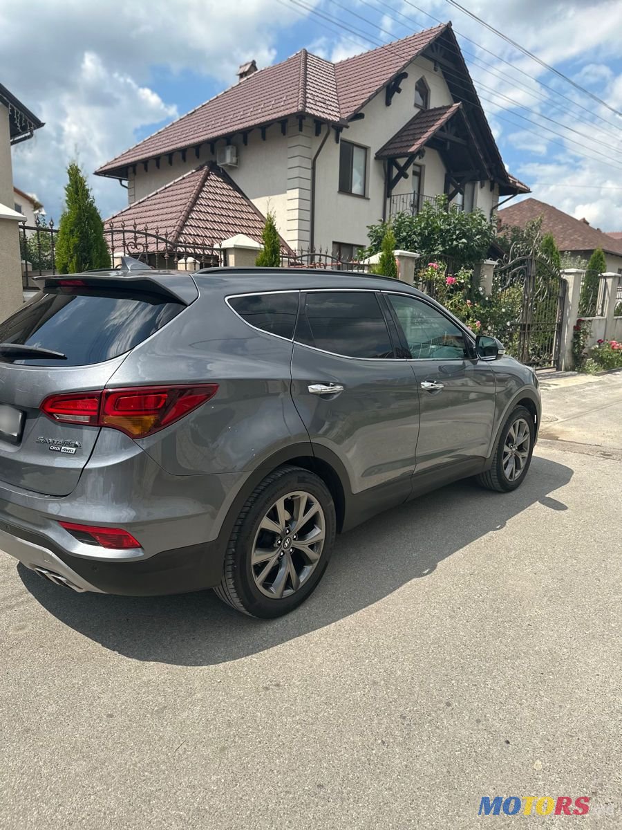 2017' Hyundai Santa Fe photo #5