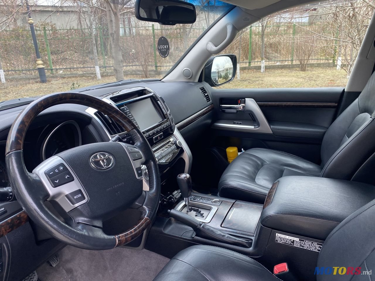 2015' Toyota Land Cruiser photo #5