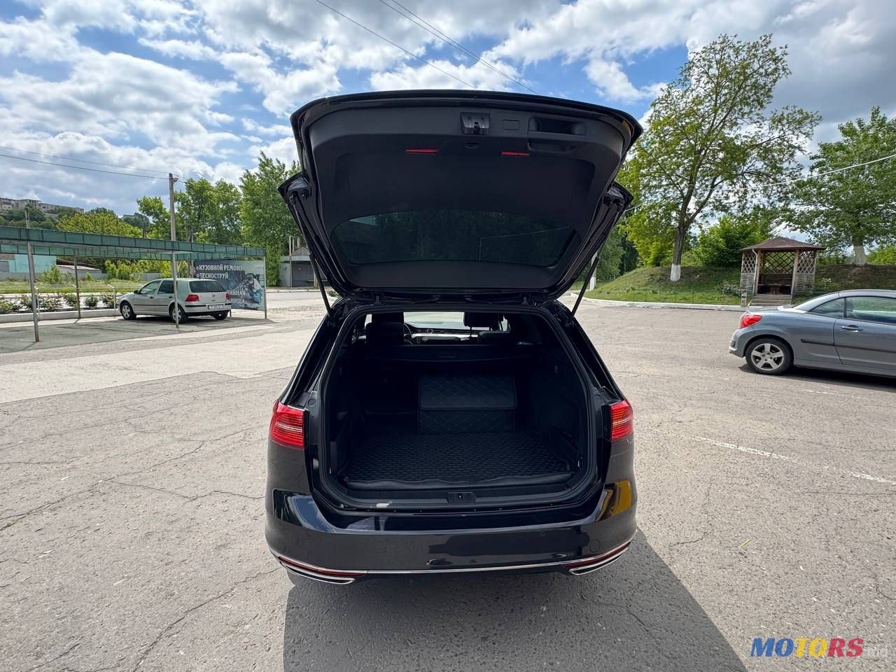 2015' Volkswagen Passat photo #5