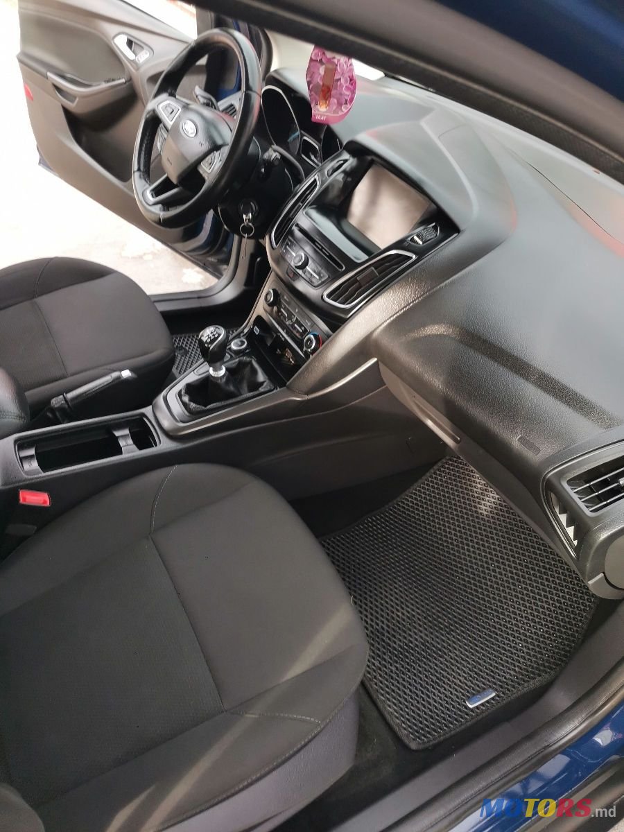 2015' Ford Focus photo #5