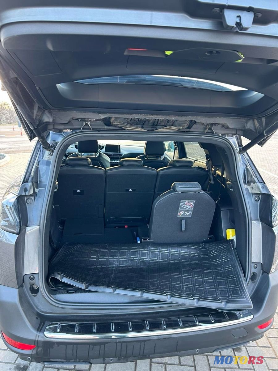 2024' Peugeot 5008 photo #5