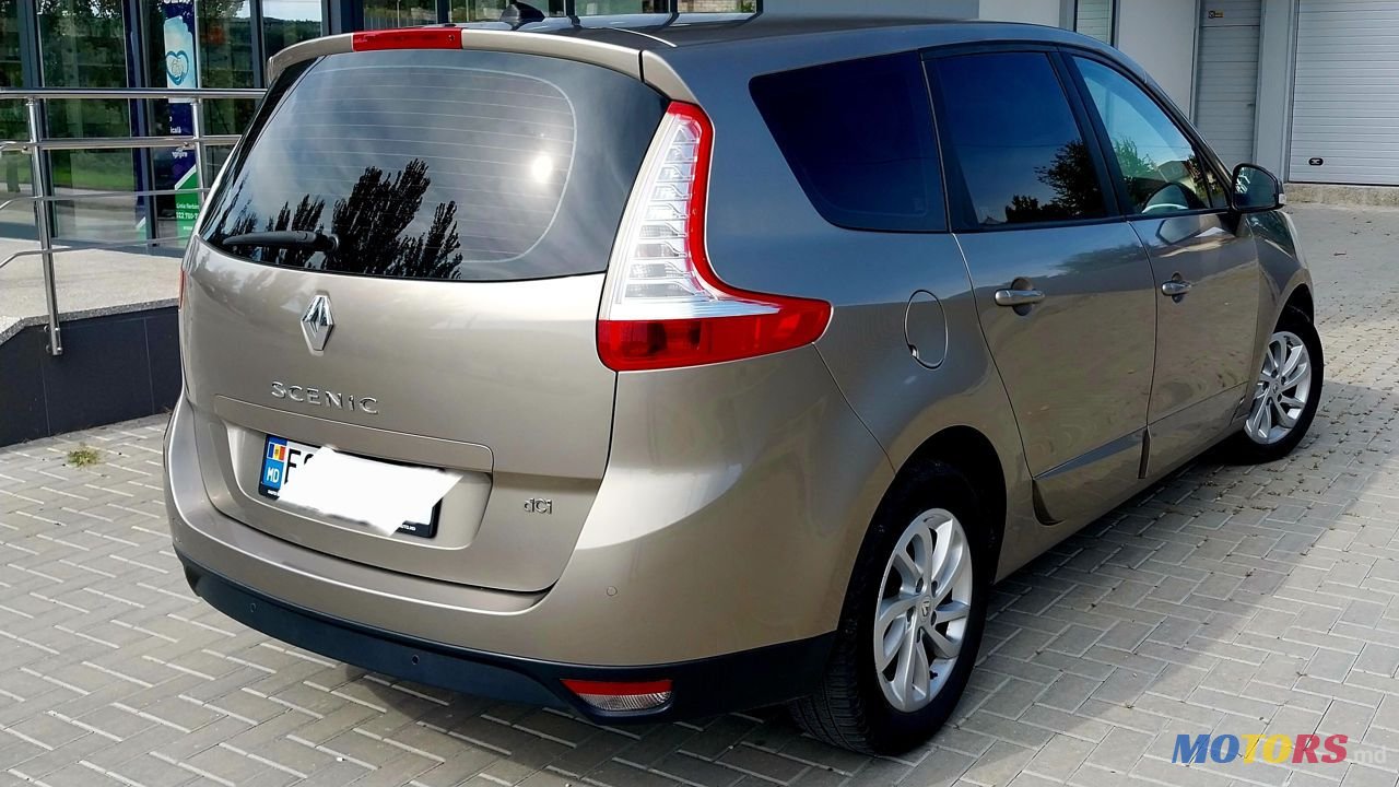2012' Renault Grand Scenic photo #4
