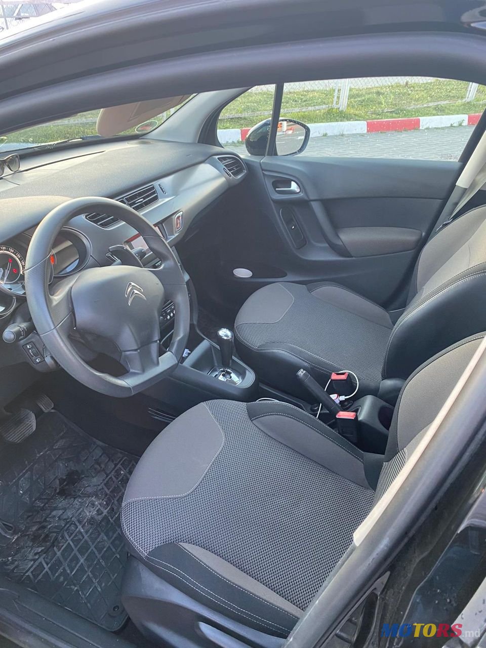 2014' Citroen C3 photo #5