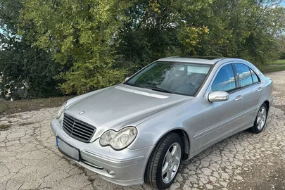 2002' Mercedes-Benz C-Class
