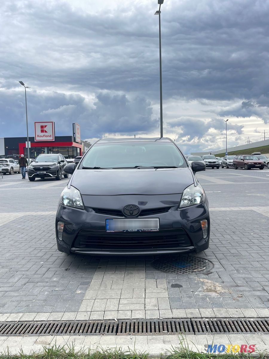 2014' Toyota Prius photo #2