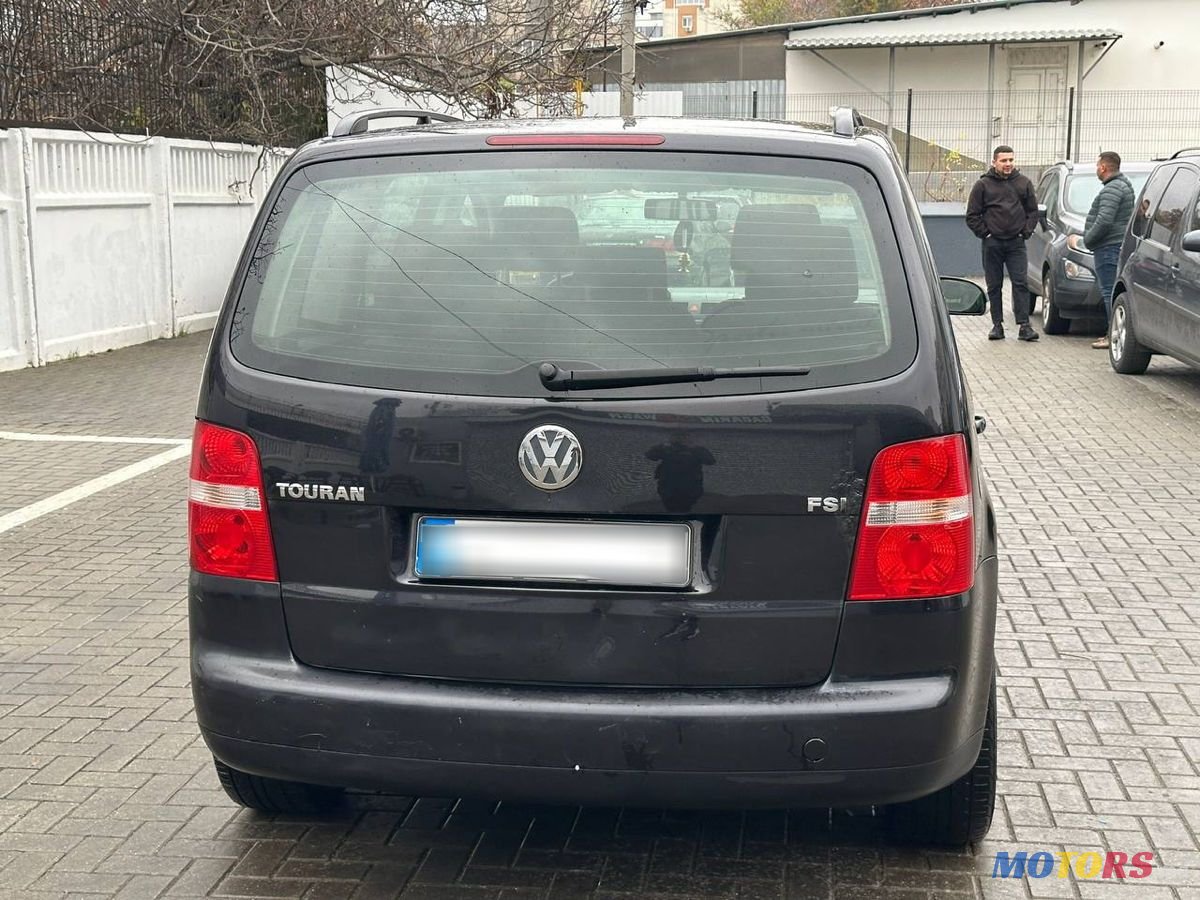 2006' Volkswagen Touran photo #5