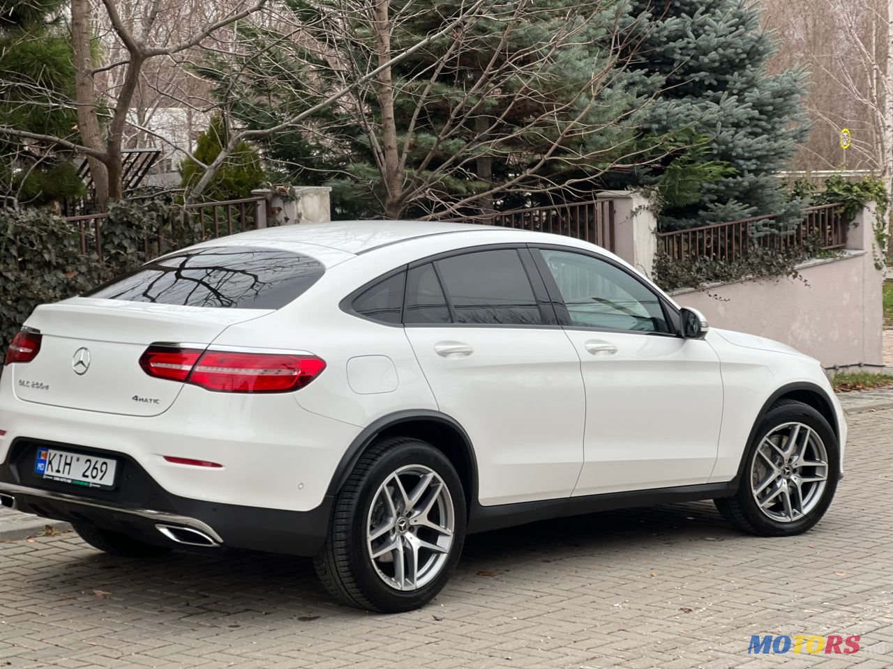 2017' Mercedes-Benz Glc Coupe photo #2