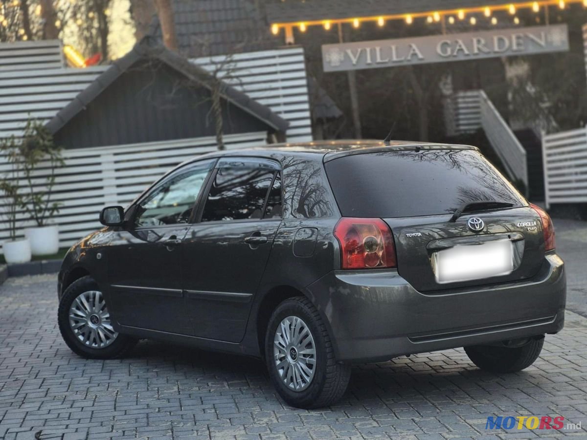 2004' Toyota Corolla photo #2