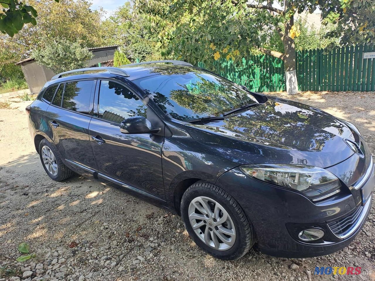 2013' Renault Megane photo #2