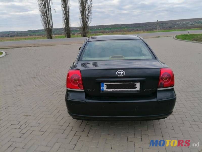 2005' Toyota Avensis photo #3