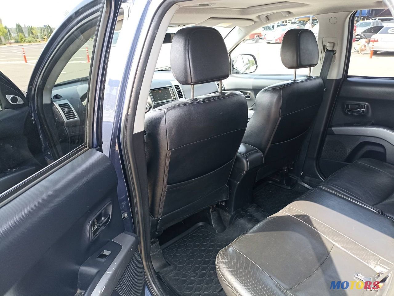 2007' Mitsubishi Outlander photo #6