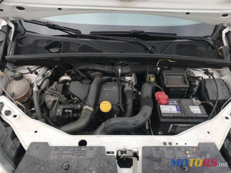 2013' Dacia Lodgy photo #3