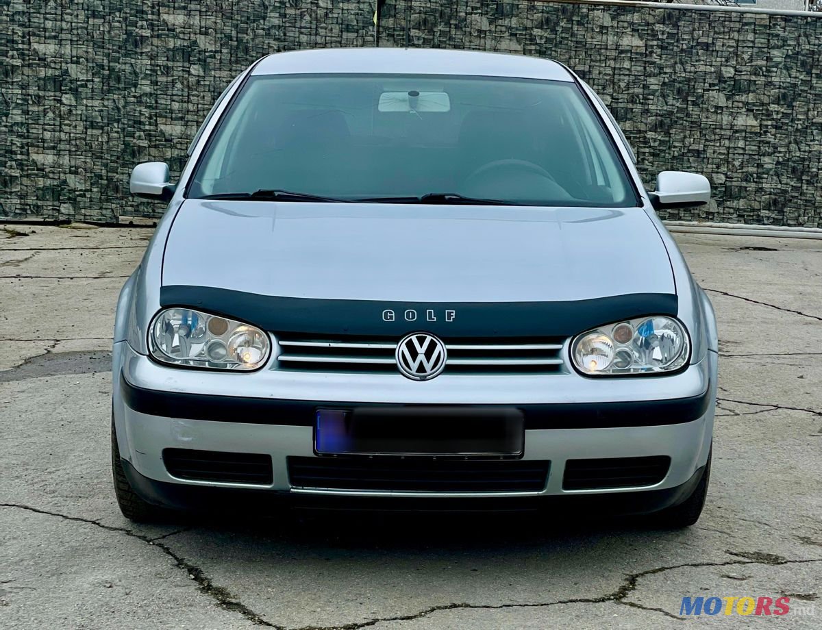 2002' Volkswagen Golf photo #1