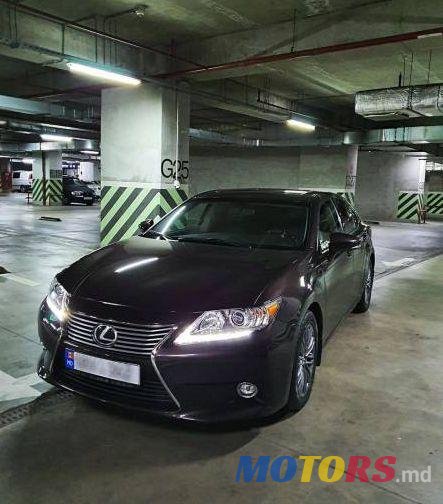 2014' Lexus ES photo #1