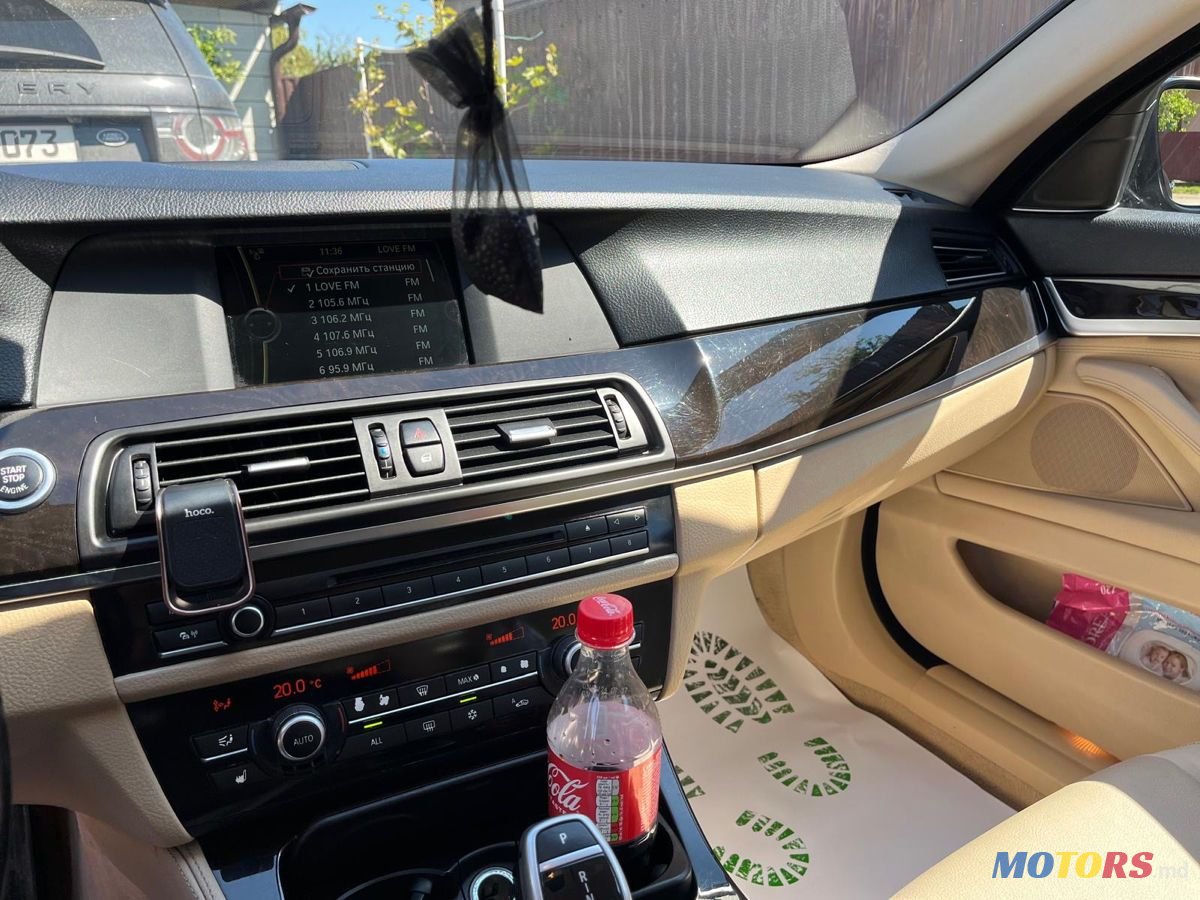 2010' BMW 5 Series photo #6