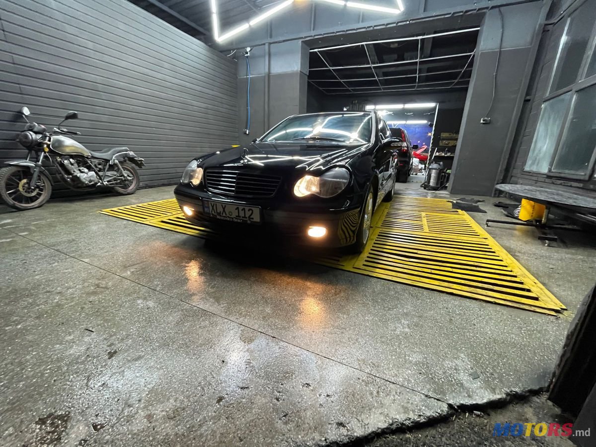 2003' Mercedes-Benz C Класс photo #5