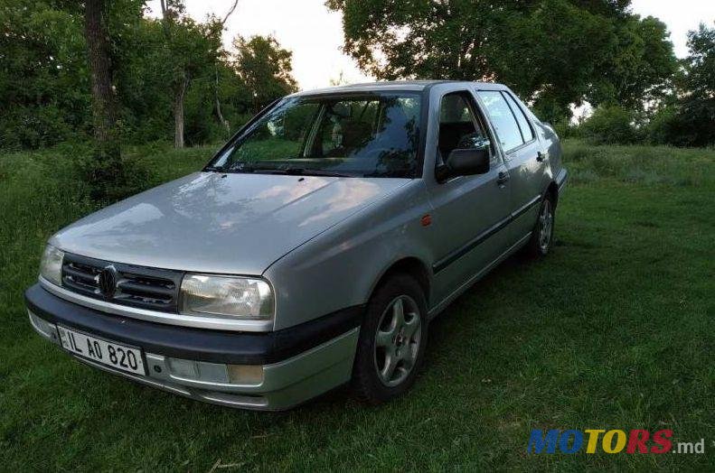 1995' Volkswagen Vento photo #1