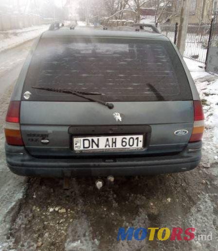 1992' Ford Escort photo #2