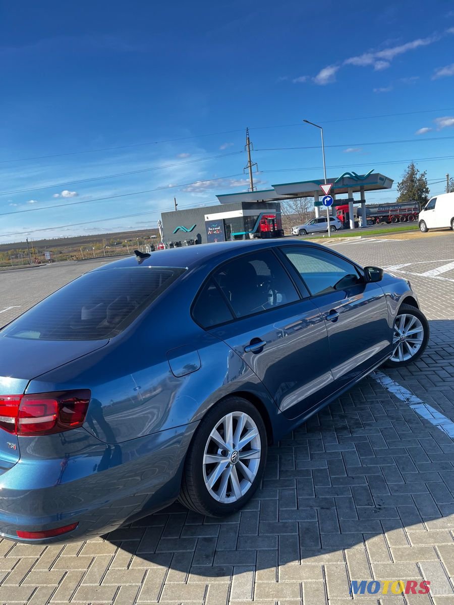 2016' Volkswagen Jetta photo #3