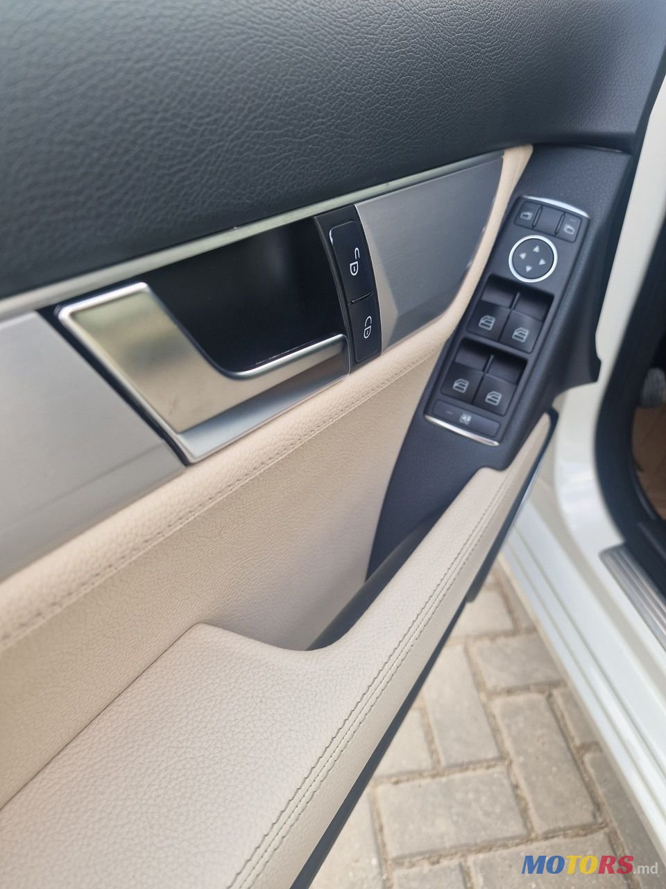 2012' Mercedes-Benz C-Class photo #5