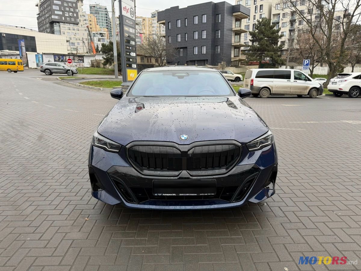 2023' BMW 5 Series photo #1