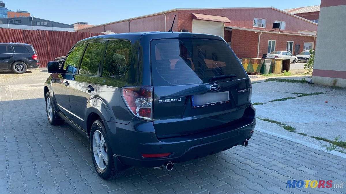 2010' Subaru Forester photo #5