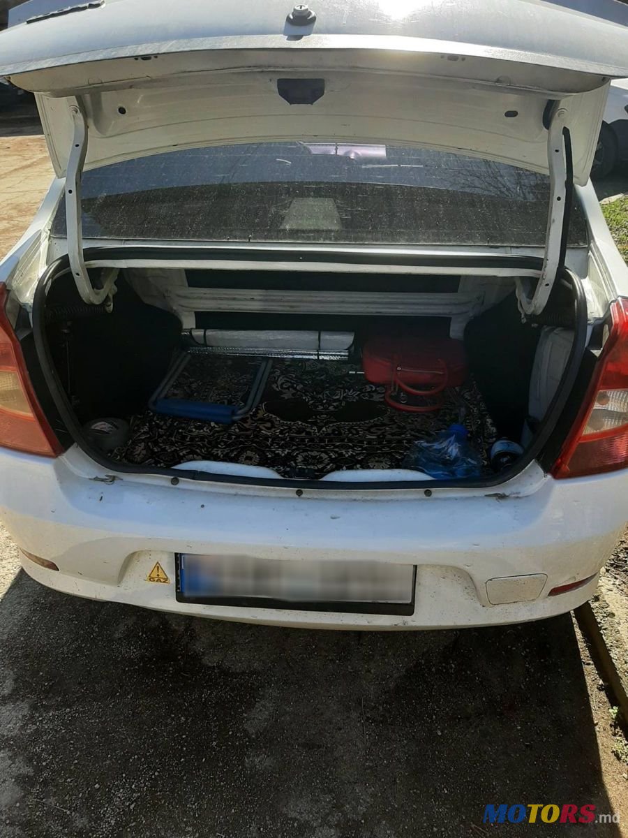 2011' Dacia Logan photo #5