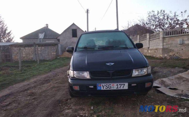 1998' Mitsubishi Space Wagon photo #3