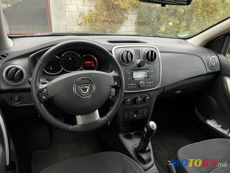 2013' Dacia Sandero photo #6