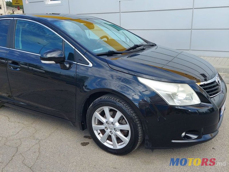 2012' Toyota Avensis photo #2