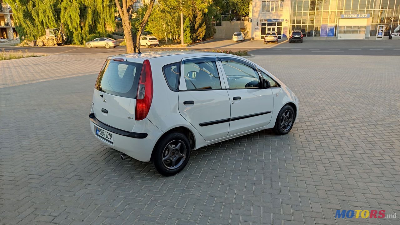 2007' Mitsubishi Colt photo #3