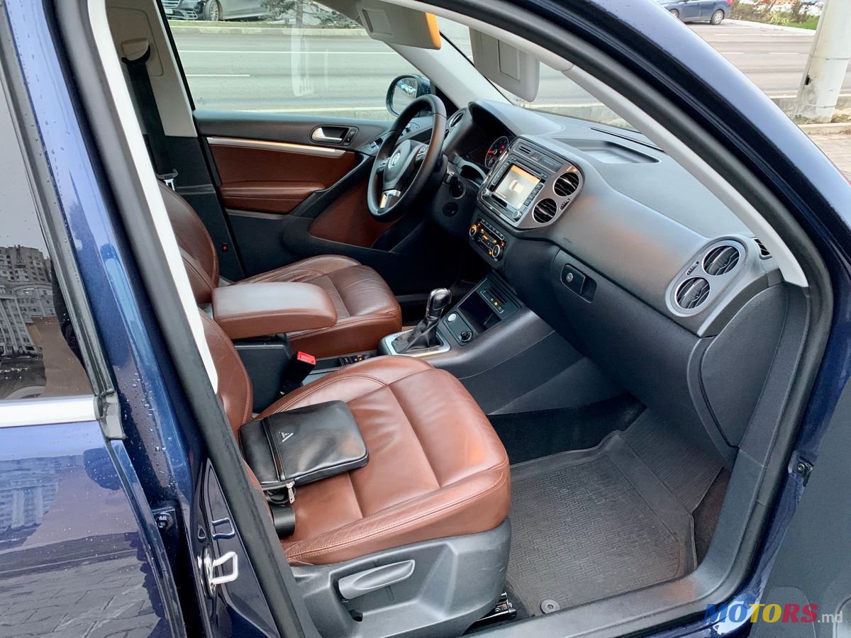 2012' Volkswagen Tiguan photo #6