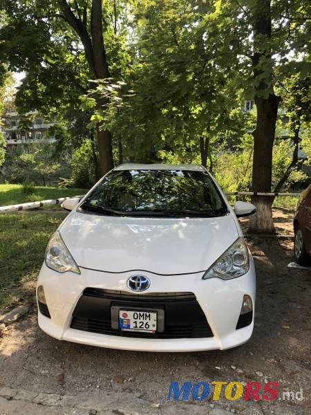 2012' Toyota Prius c photo #1