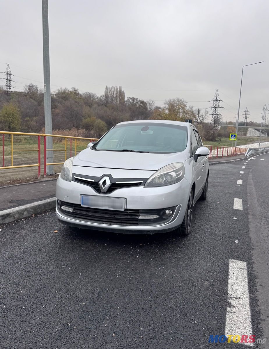 2013' Renault Grand Scenic photo #1