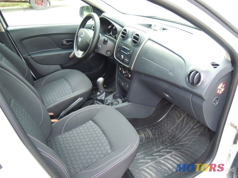 2013' Dacia Logan photo #5