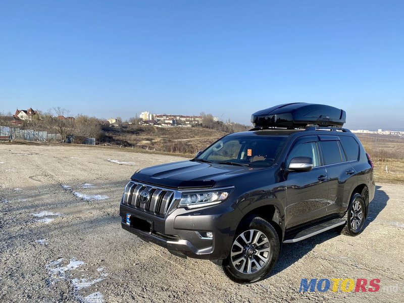 2019' Toyota Land Cruiser Prado photo #3