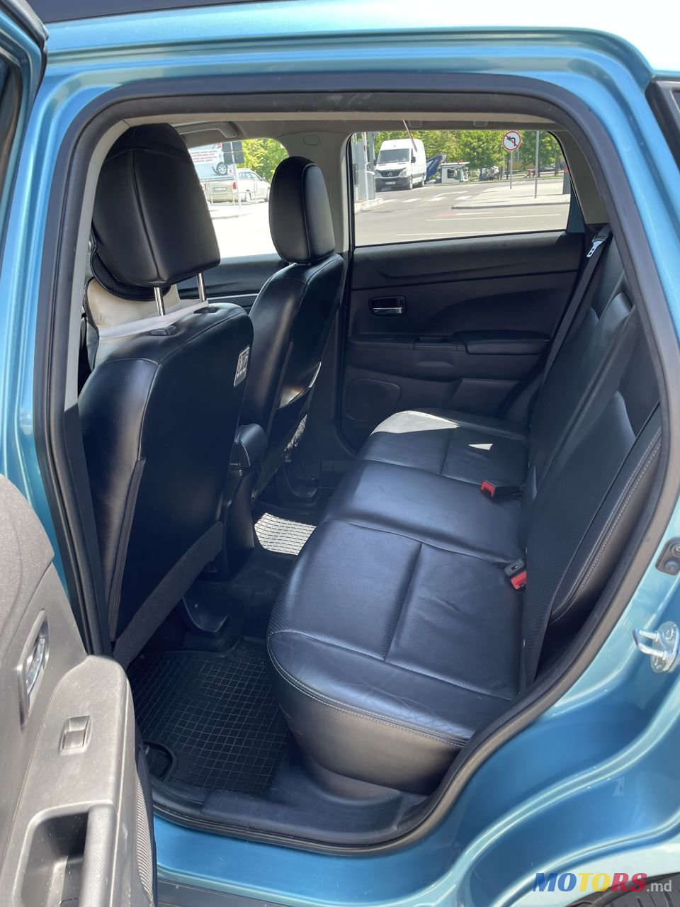 2011' Mitsubishi ASX photo #5