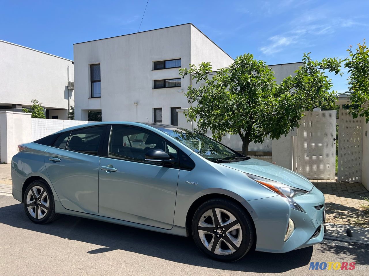 2016' Toyota Prius photo #3