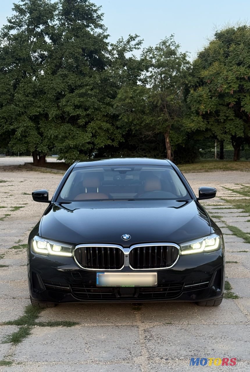 2021' BMW 5 Series photo #2