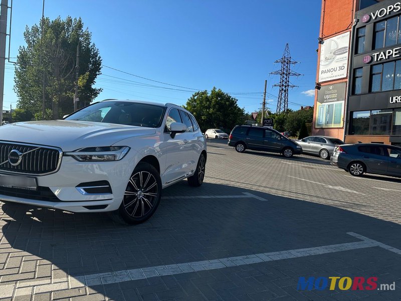 2018' Volvo XC60 photo #2