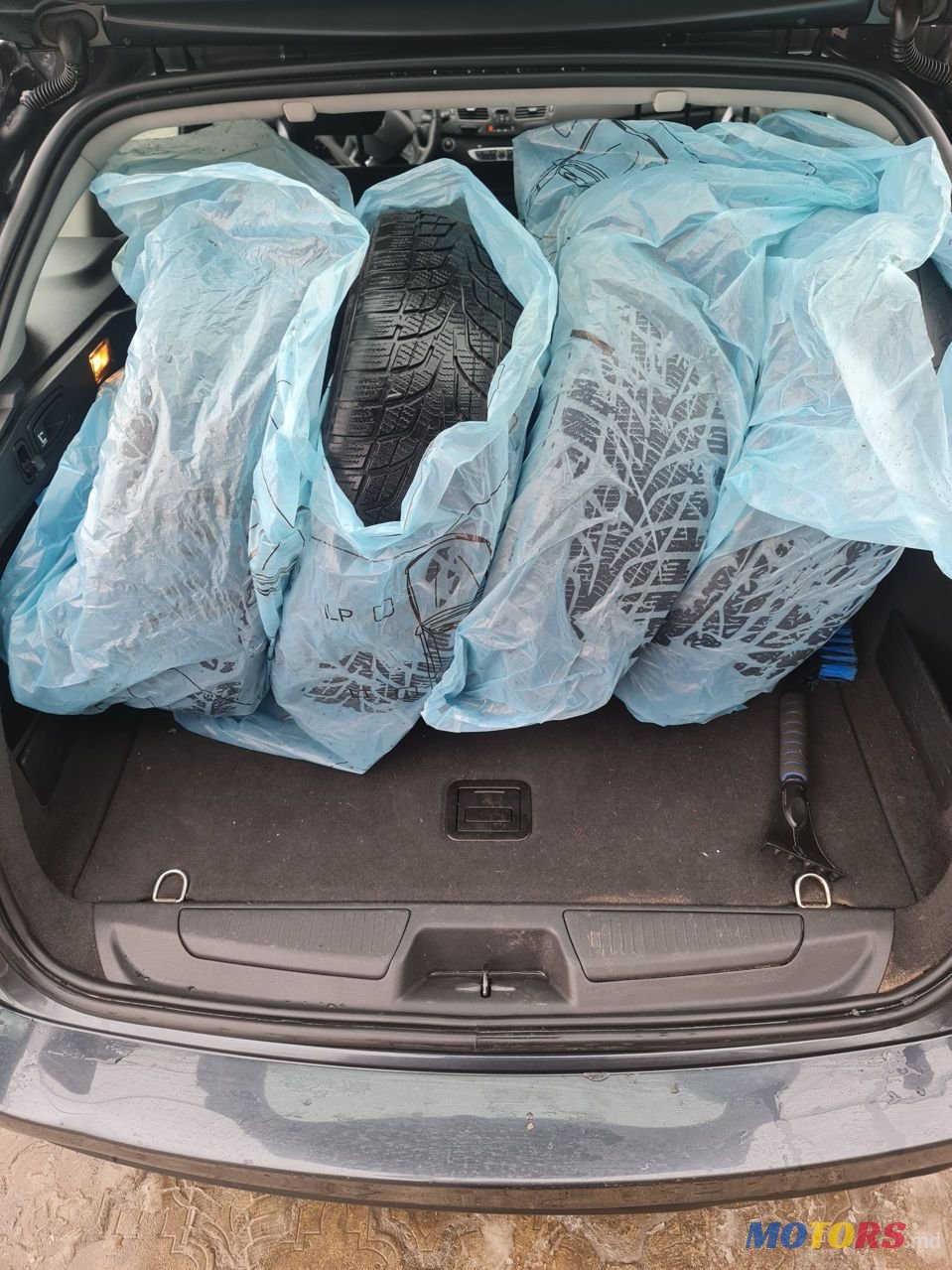 2010' Renault Laguna photo #5