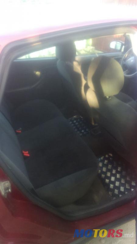 2000' Ford Focus photo #3