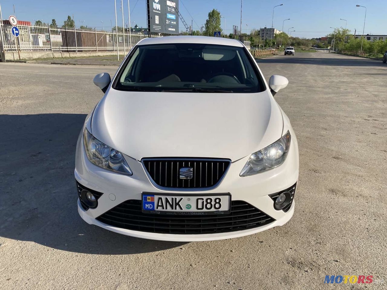 2011' SEAT Ibiza photo #4